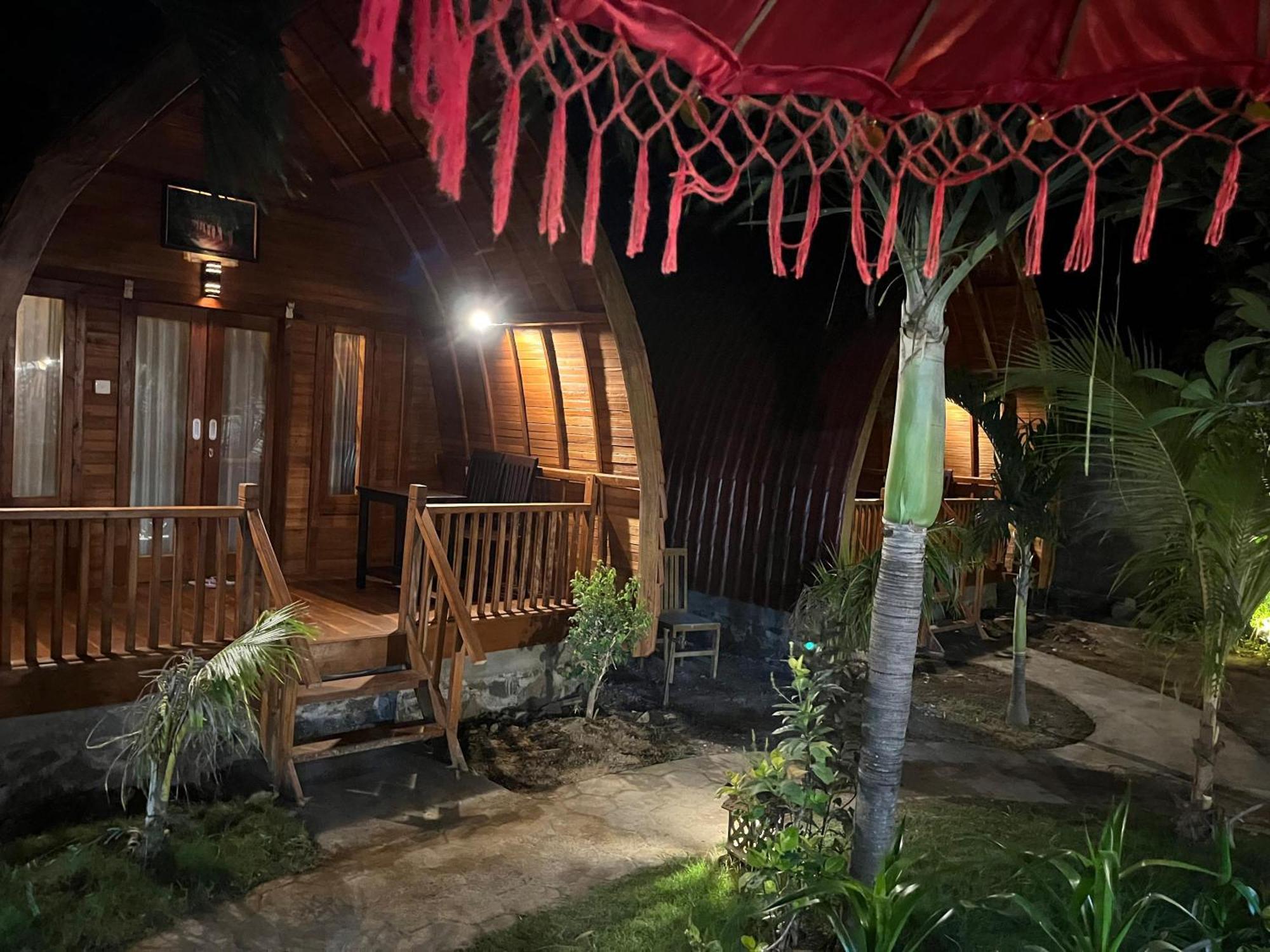 Banyuwedang Made Taro - Menjangan Homestay מראה חיצוני תמונה