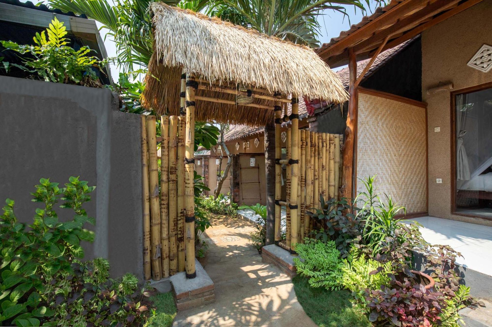Banyuwedang Made Taro - Menjangan Homestay מראה חיצוני תמונה